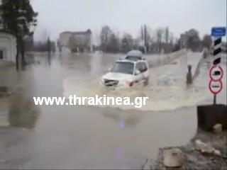 Βίντεο – Εντυπωσιακή διακομιδή ασθενή στην πλημμυρισμένη Αδριανούπολη