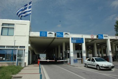 Προσποιήθηκε άλλον για να βγει από τη χώρα