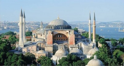 Κρις Σπύρου σε Ερντογάν: Να πας στην Αγιά Σοφιά να προσευχηθείς – Είναι εκκλησία, δεν είναι μουσείου