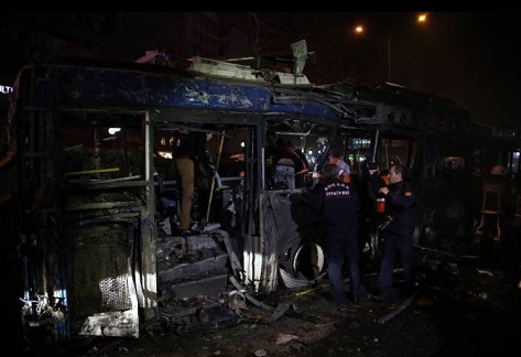 34 οι νεκροί της τρομοκρατικής επίθεσης στην Άγκυρα – Σε κρίσιμη κατάσταση τραυματίες