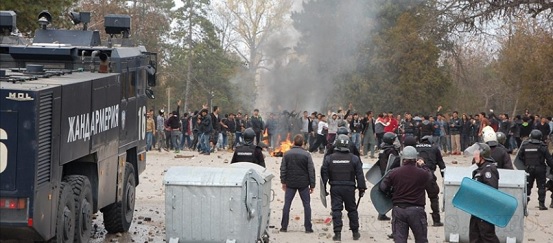 Χάρμανλι πρόσφυγες λαθρομετανάστες