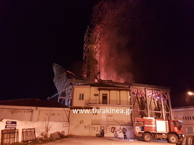 Οι μεγάλοι φόβοι κατά τη διάρκεια κατάσβεσης της φωτιάς στο τέμενος Βαγιαζήτ