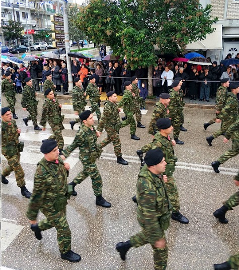 στρατός παρέλαση