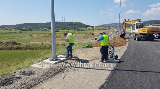 δρόμος φώτα πυλώνες κολώνες