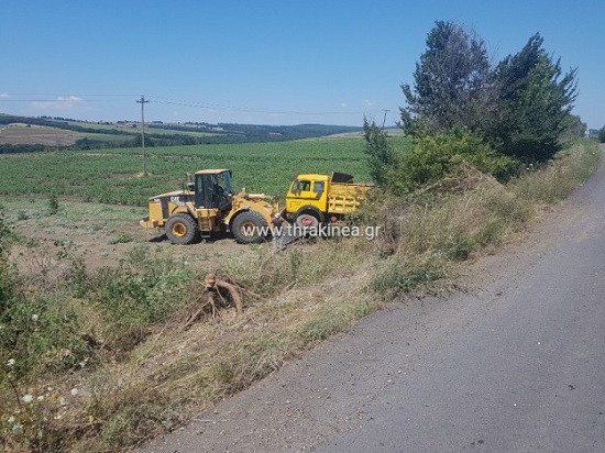 Τραυματίας οδηγός φορτηγού που βγήκε εκτός δρόμου