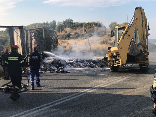 Εικόνες καταστροφής – Νεκροί μετανάστες σε τροχαίο δυστύχημα