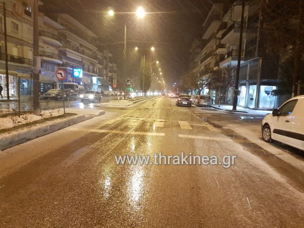 Χιονίζει στο βόρειο τμήμα του Έβρου