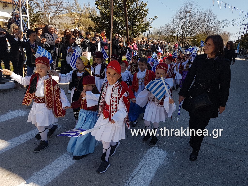 Βίντεο: Η παρέλαση στο Τρίγωνο πάντα ξεχωρίζει για όλους μας