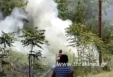 Τώρα: Φωτιά στο ανάχωμα στις Καστανιές (βίντεο)