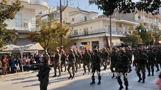 Βίντεο: Καταχειροκροτήθηκε ο στρατός στην παρέλαση της Ορεστιάδας