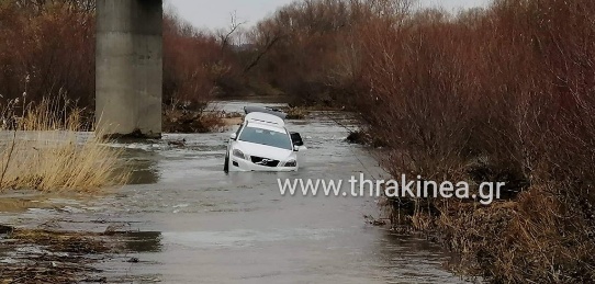 Ακόμη ένα αυτοκίνητο στο ποτάμι…