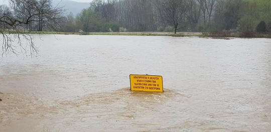 Πλημμύρισαν δρόμοι και χωράφια στο Σουφλί