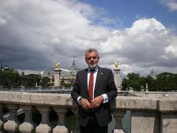 Εμάς ρωτάς Γιώργο;