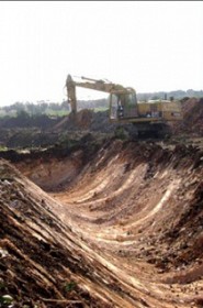 Αυτή είναι η τάφρος που άνοιξε το ΓΕΣ στον Έβρο Αυτή είναι η τάφρος που άνοιξε το ΓΕΣ στον Έβρο