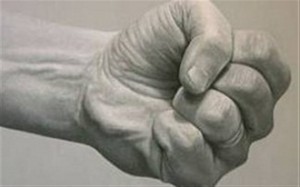 Ηλικιωμένη τραυματίστηκε σοβαρά κατά τη διάρκεια ληστείας