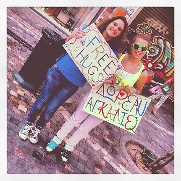 Δωρεάν αγκαλιές στην Αθήνα