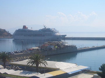 Τις ομορφιές της Καβάλας απόλαυσαν οι επιβάτες του κρουαζιερόπλοιου Colombus 2