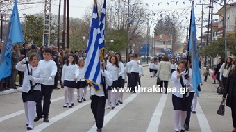 Η παρέλαση στα Δίκαια (βίντεο και φωτογραφίες)