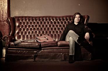 Τόλης Ζαβαλιάρης «Η κιθάρα δεν είναι μόνο αντικείμενο δεξιοτεχνίας και μαγκιάς»