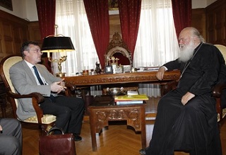 Με τον αρχιεπίσκοπο συναντήθηκε ο αναπληρωτής υπουργός εξωτερικών