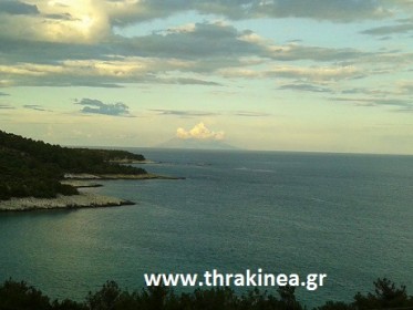 Τόσο κοντά και τόσο μακριά Τόσο κοντά και τόσο μακριά