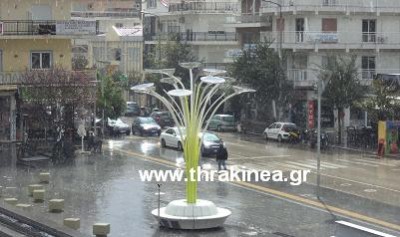 Βίντεο – Τα πήρε και τα σήκωσε ο αέρας Βίντεο – Τα πήρε και τα σήκωσε ο αέρας