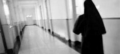 Η μοναχή είναι αμαρτωλή . . . Η μοναχή είναι αμαρτωλή . . .