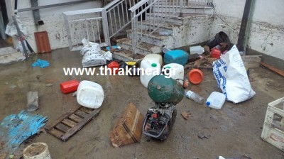 Βίντεο – Φωτογραφίες: Απεγκλωβισμός δύο ηλικιωμένων από τα σπίτια τους Βίντεο – Φωτογραφίες: Απεγκλωβισμός δύο ηλικιωμένων από τα σπίτια τους