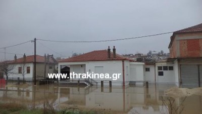 Βίντεο – Το νερό άγγιξε σπίτια στα Δίκαια – Αγωνία στο Ορμένιο Βίντεο – Το νερό άγγιξε σπίτια στα Δίκαια – Αγωνία στο Ορμένιο
