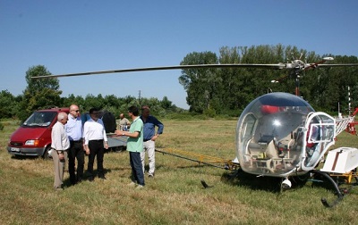 Ξαναβγάζει η περιφέρεια ΑΜΘ ελικόπτερο για τα κουνούπια με τα κουνούπια πάντως να αγανακτούν όσους τα. . .  νιώθουν