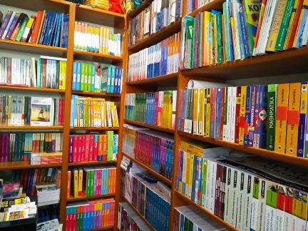 Στο βιβλιοπωλείο Χαραλαμπίδης θα βρεις το σχολικό βοήθημα που χρειάζεσαι