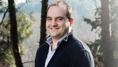 Ο Ρωμύλος πήγε σε χορό και στην εκκλησία Ο Ρωμύλος πήγε σε χορό και στην εκκλησία