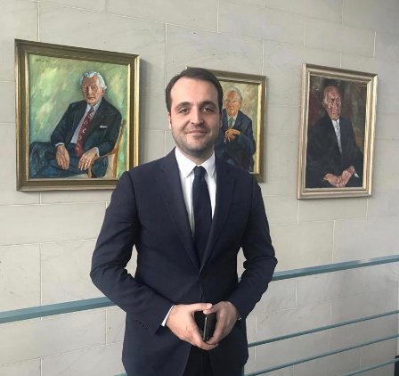 Παραμένει μέλος της επιτροπής Ελληνοαζερικής φιλίας ο βουλευτής Δερμεντζόπουλος;