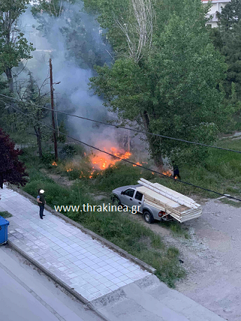 Βίντεο: Φωτιά στο πρώην στρατόπεδο Σταθάτου