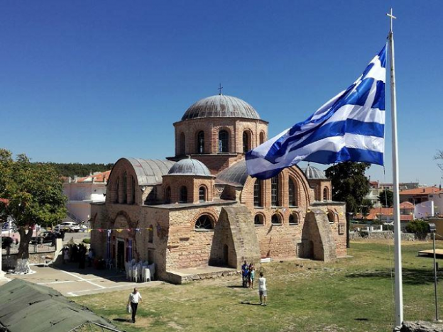 Έκοψαν τις Φέρες στη μέση. . .