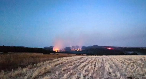 Δεν υπάρχει κίνδυνος για τα Λουτρά από την πυρκαγιά – Τι γίνεται με το άλλο μέτωπο