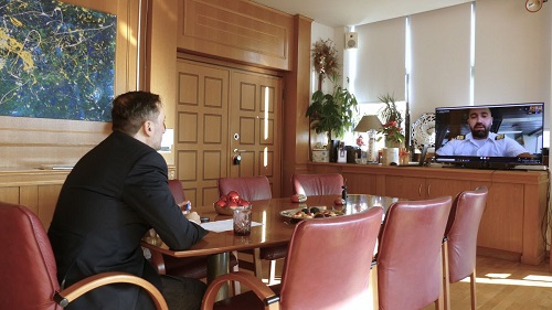 Βίντεο: Με δύο Αλεξανδρουπολίτες ναυτικούς συνομίλησε ο δήμαρχος Αλεξανδρούπολης