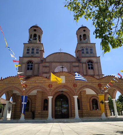 Πιστοί ξεσηκώνονται για καλούν μητροπολίτη να ανακαλέσει την απόφασή του