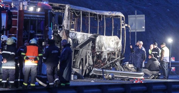 Βουλγαρία: 45 νεκροί από φωτιά σε λεωφορείο