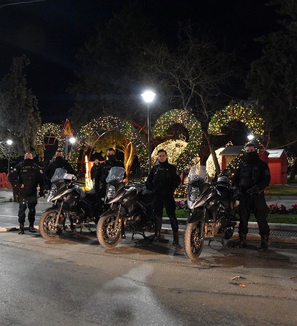 Παραμονή πρωτοχρονιάς πάνω στις μηχανές