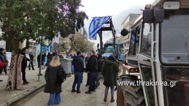 Τέλος στο «μπλόκο» αλλά συνέχεια αγώνων για τους αγρότες