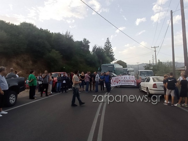Στα χωριά του Μητσοτάκη οι γονείς διαμαρτύρονται για την υποβάθμιση των σχολείων τους