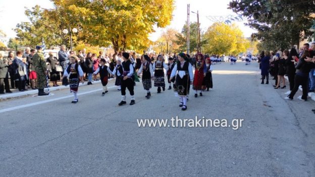 Βίντεο από τα Δίκαια που όταν παρακολουθείς παρέλαση δεν μπορείς να περιγράψεις το συναίσθημα