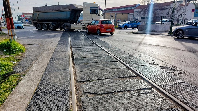 Επιτέλους ξεκινούν εργασίες αποκατάστασης της διάβασης των τρένων στην είσοδο της Αλεξανδρούπολης