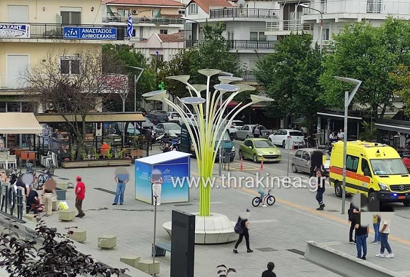 Πολίτες κάλεσαν ασθενοφόρο για άτομο που χρειάζονταν βοήθεια στην πλατεία Δασίου