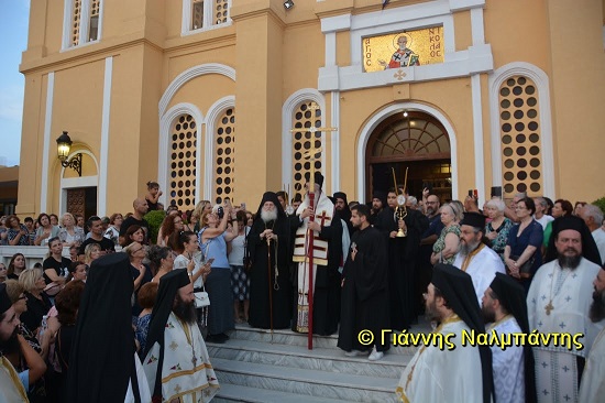 Νυχτερινή λιτανεία Τιμίου Σταυρού στην Αλεξανδρούπολη