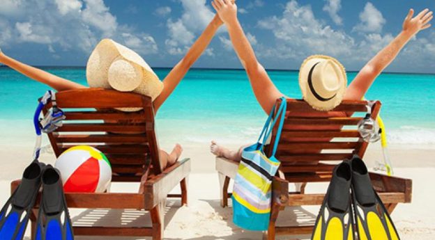 Ξεκινούν οι αιτήσεις για 300.000 vouchers κοινωνικού τουρισμού της ΔΥΠΑ