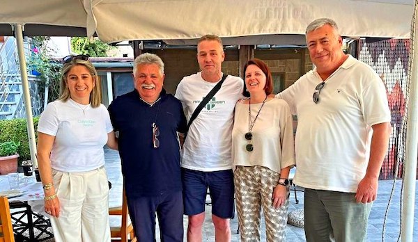 Ταβέρνα «Τζουμάκας» Λαγυνά Έβρου: γιόρτασε τα 50 της χρόνια με καλεσμένο τον Λευτέρη Λαζάρου