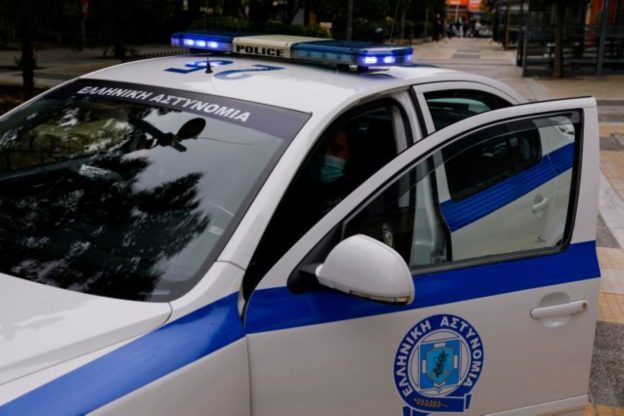 Αστυνομική επιχείρηση σε σπίτια που μένουν Τούρκοι σε Κομοτηνή, Αλεξανδρούπολη, Καβάλα και Θεσσαλονίκη – Δύο συλλήψεις για ναρκωτικά και όπλα