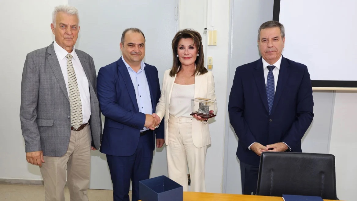 Η Γιάννα Αγγελοπούλου-Δασκαλάκη στον Έβρο Η Γιάννα Αγγελοπούλου-Δασκαλάκη στον Έβρο